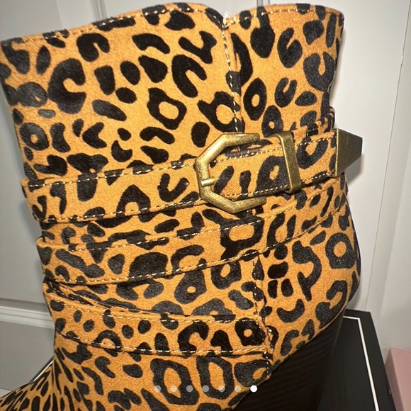 Cheetah Print Booties - Picture 5 of 7